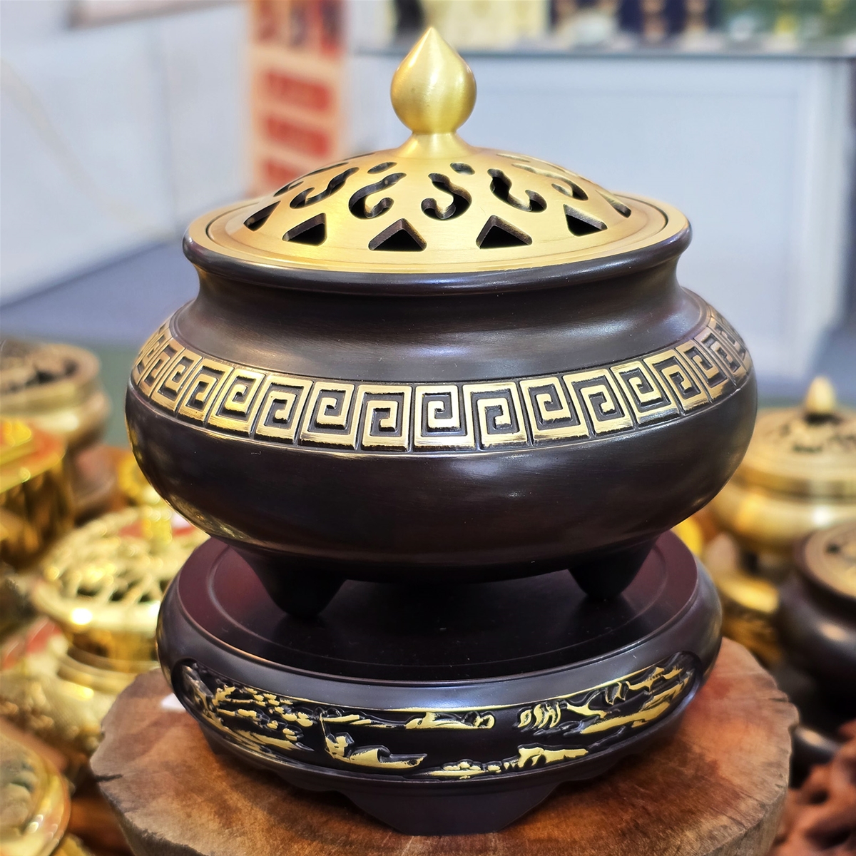 LƯ ĐỒNG ĐEN HOA VĂN VÂN HỒI